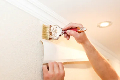 Pose de papier peint à Preures — revêtements muraux et toiles de verre